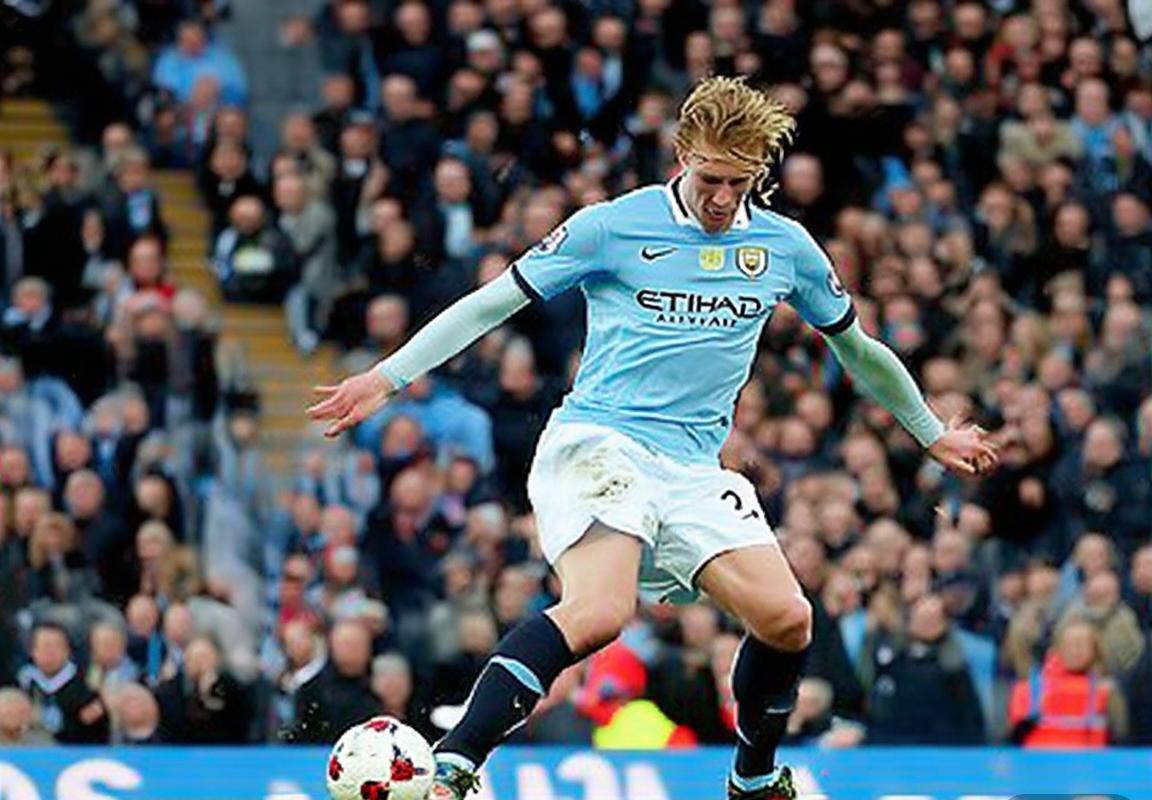 哈兰德梅开二度助曼城豪取五连胜，登顶射手榜